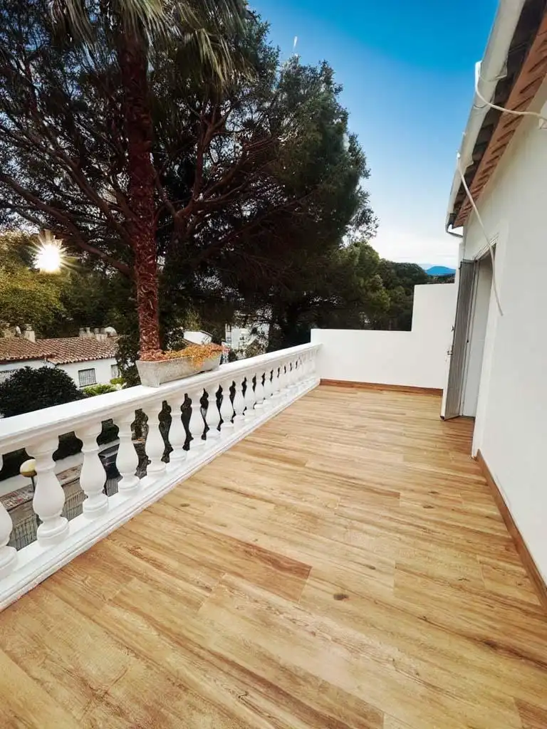 Terrasse von Einfamilien-Reihenhaus zum Verkauf in Castell d'Aro, Platja d'Aro i s'Agaró mit Klimaanlage, Heizung und Terrasse