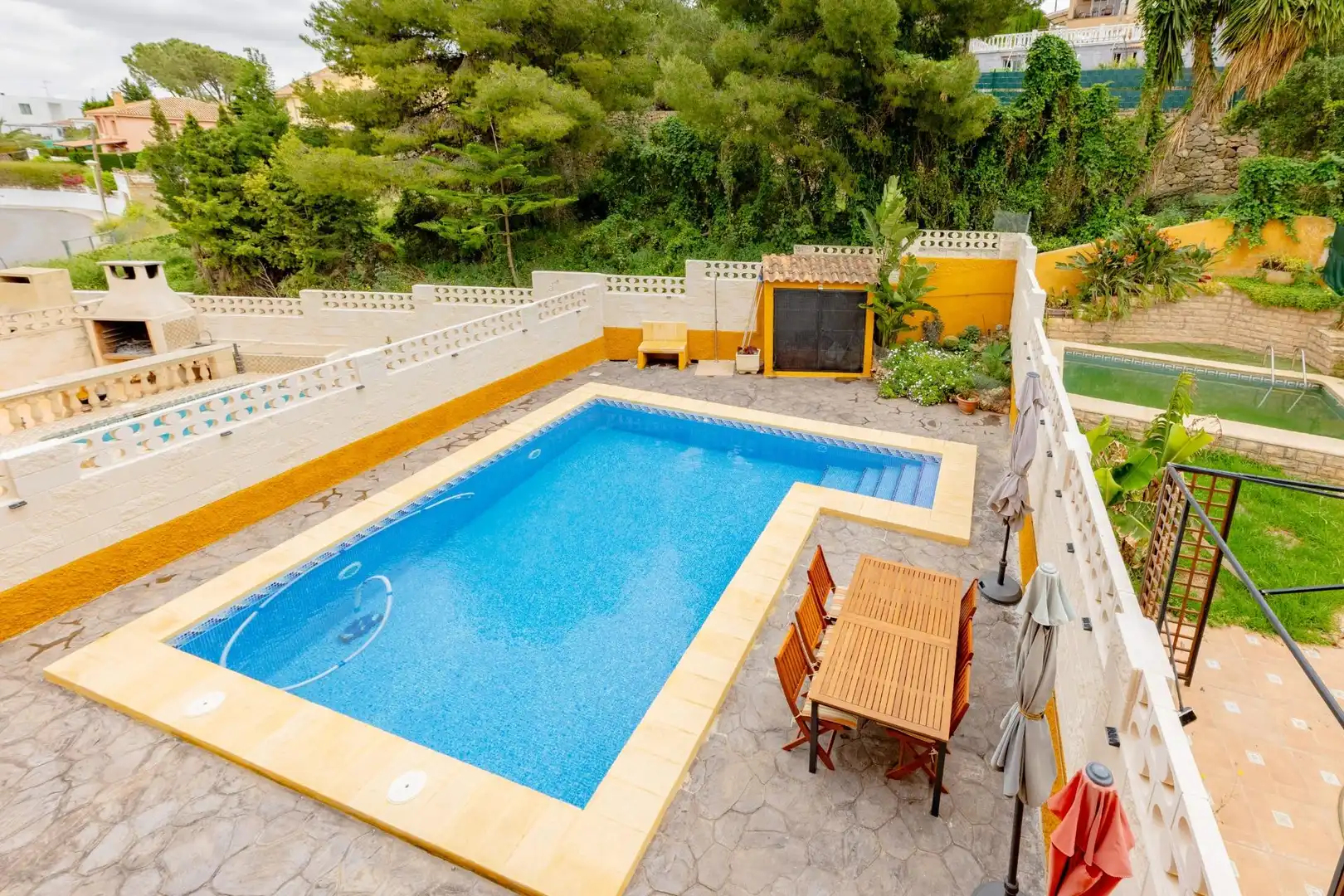 Piscina de Casa adosada en venta en Chiva con Aire acondicionado, Calefacción y Terraza
