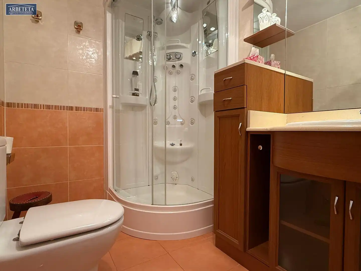 Badezimmer von Wohnung zum Verkauf in Sigüenza mit Heizung, Parkett und Gemeinschaftspool