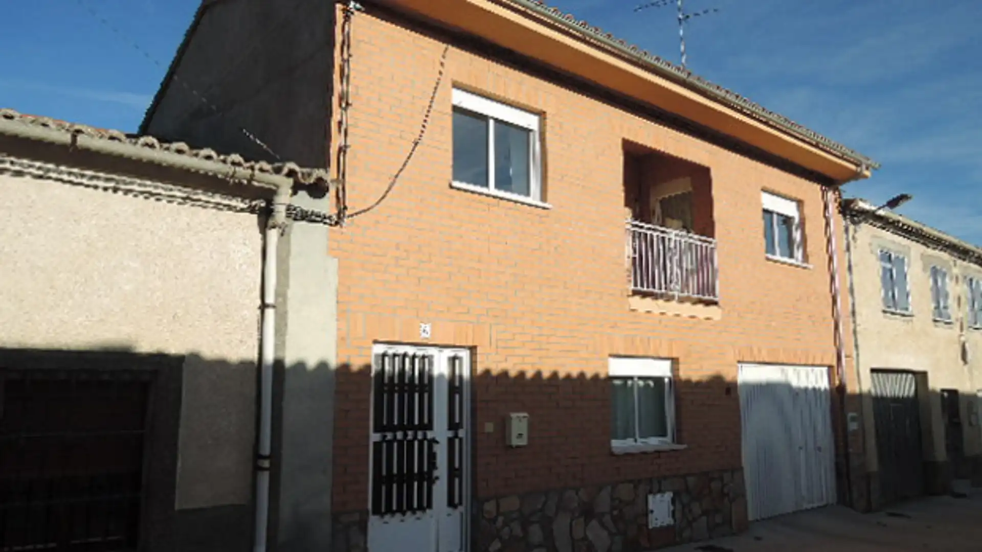 Vista exterior de Piso en venta en Castrillo de la Guareña