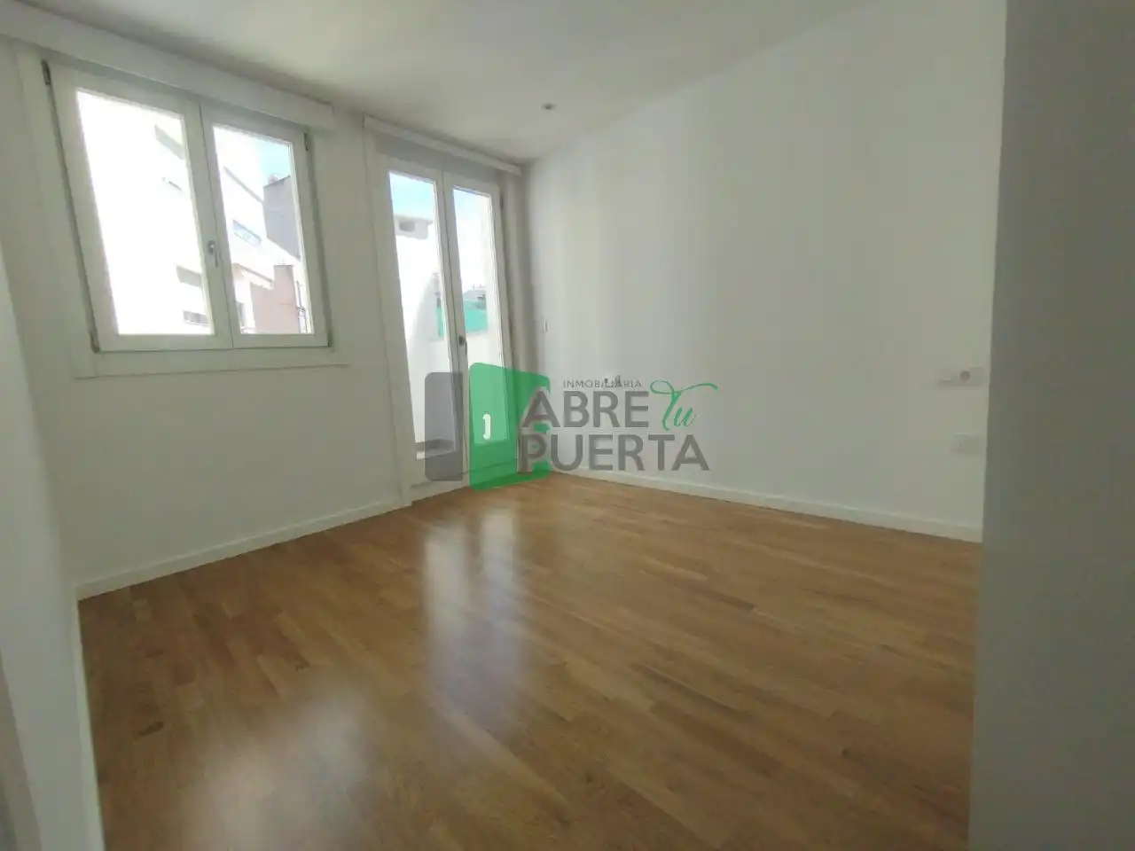 Schlafzimmer von Maisonette zur Miete in Ourense Capital  mit Heizung, Abstellraum und Balkon