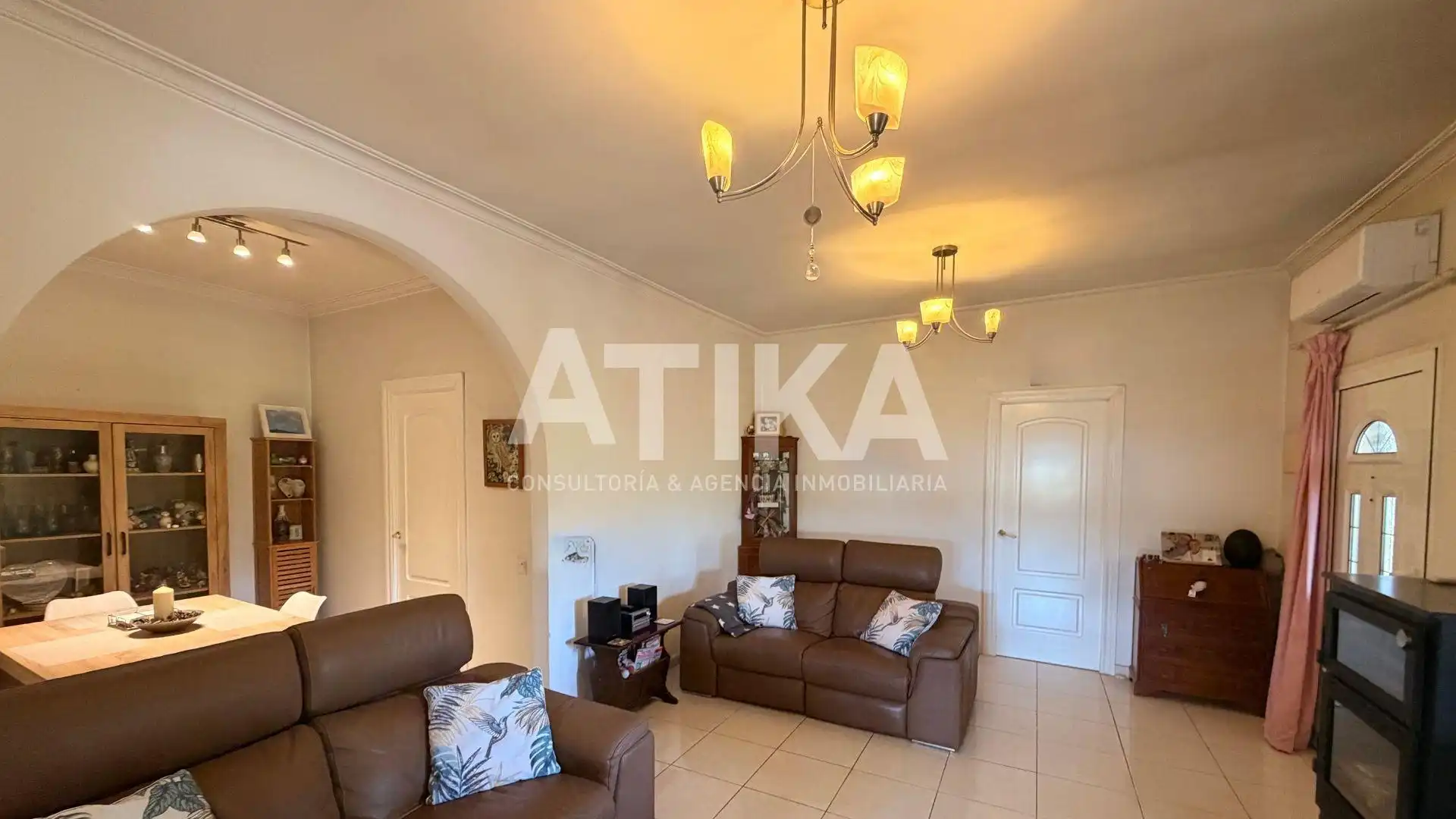 Sala d'estar de Casa o xalet en venda en Ontinyent amb Aire condicionat, Calefacció i Terrassa
