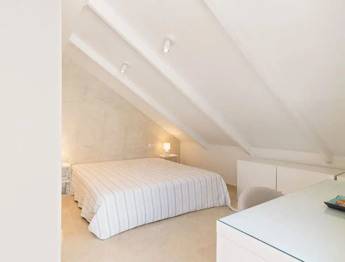 Dormitori de Casa adosada en venda en Marbella amb Aire condicionat, Terrassa i Alarma