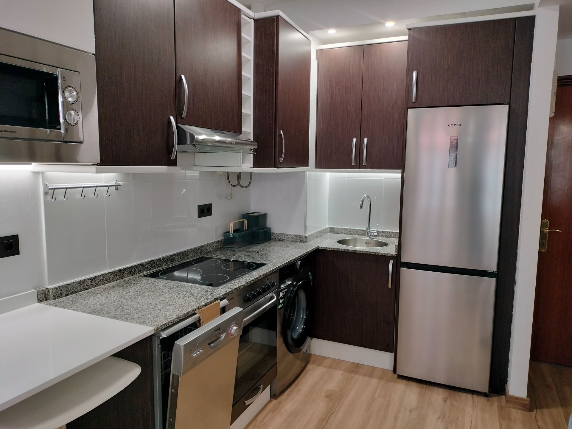 Cuina de Apartament de lloguer en Avilés amb Calefacció, Parquet i Terrassa