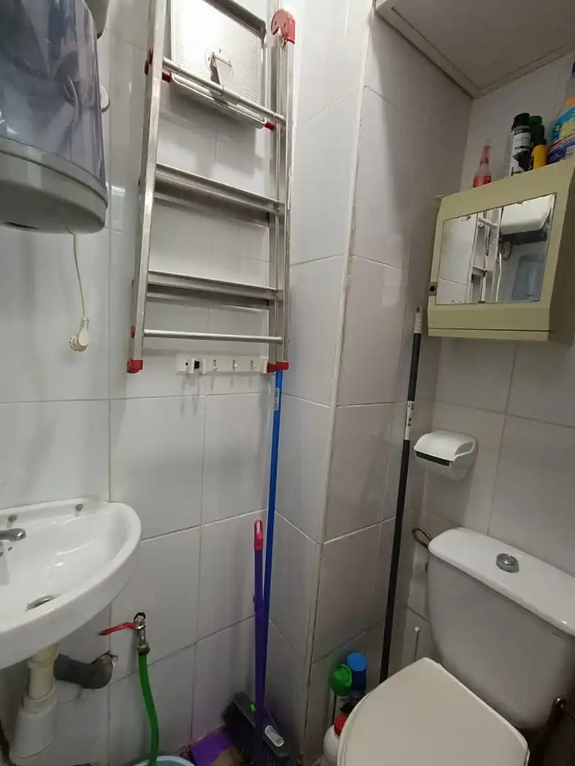 Badezimmer von Geschaftsraum zur Miete in El Puerto de Santa María mit Möbliert