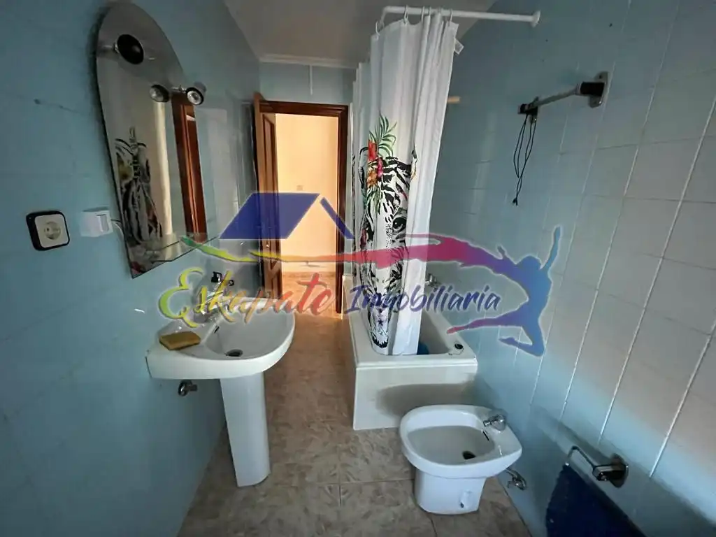 Baño de Piso en venta en Villacañas con Calefacción y Terraza