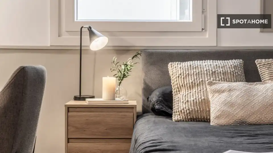 Schlafzimmer von Wohnung zur Miete in Madrid mit Klimaanlage, Heizung und Möbliert