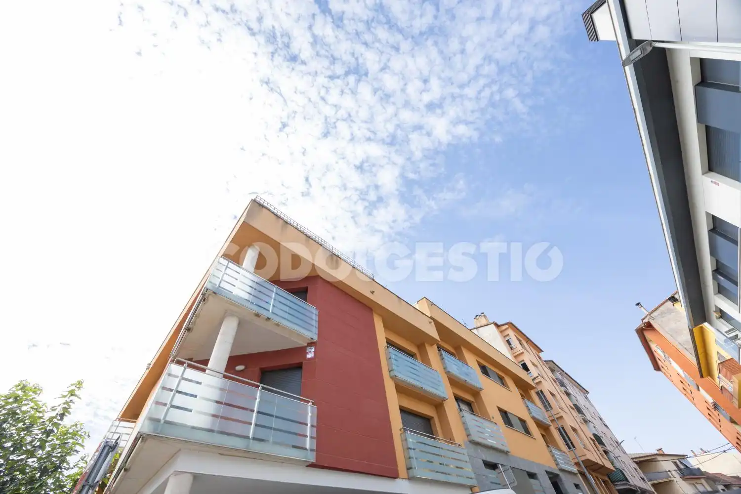 Vista exterior de Piso en venta en Torelló con Terraza y Balcón