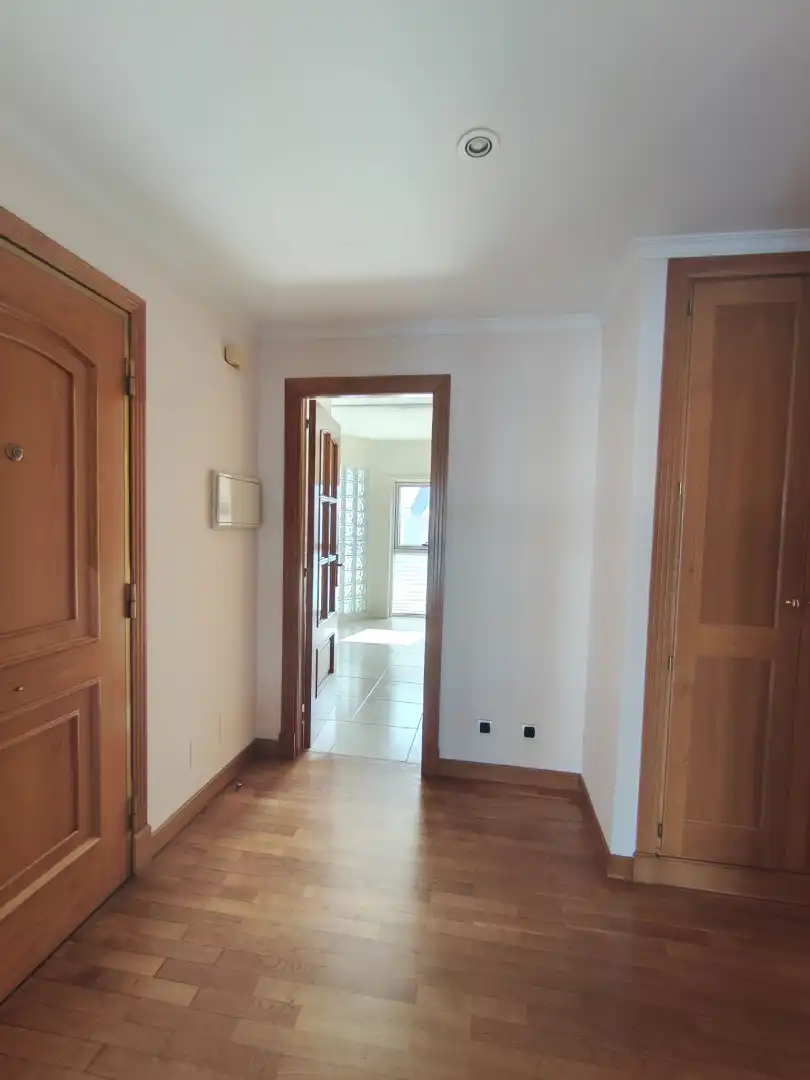 Wohnung zur Miete in A Coruña Capital  mit Heizung, Parkett und Ofen