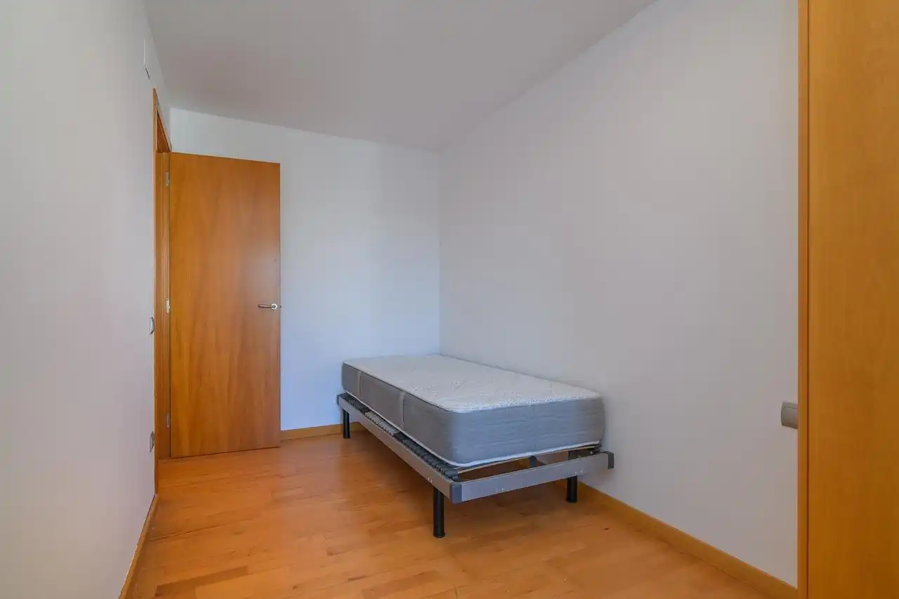 Bedroom of Duplexes for sale in Manresa  with Air Conditioner, Parquet flooring and Terrace