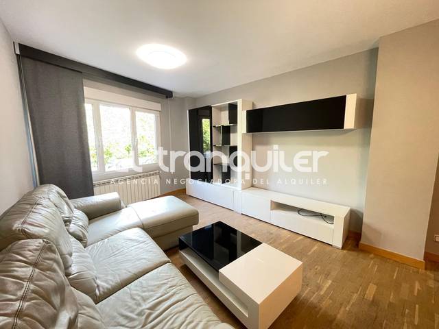 Piso en Alquiler en Avenida de la Coruña en Los Arroyos