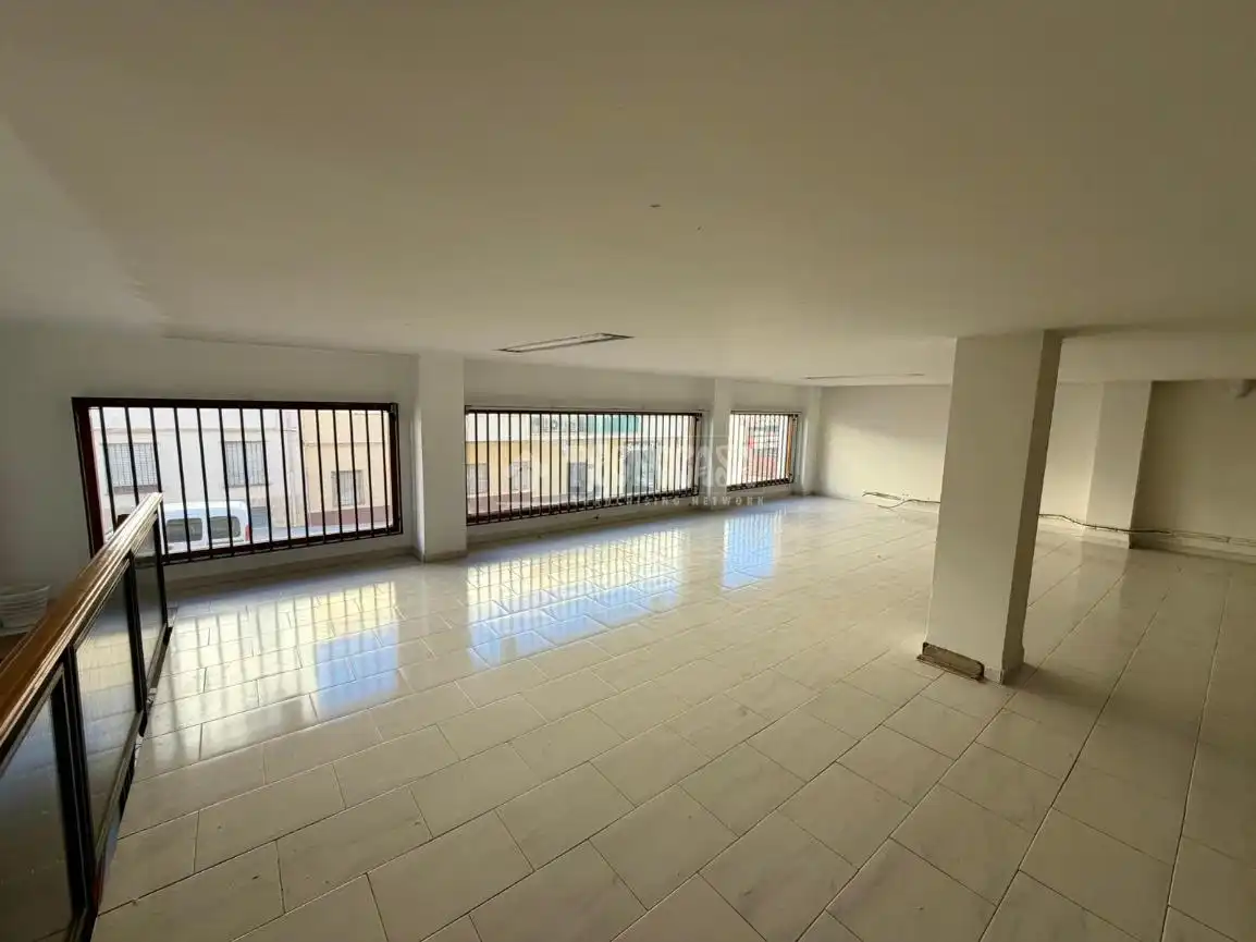 Local comercial en venda a Av. de la Constitución, imagen 18