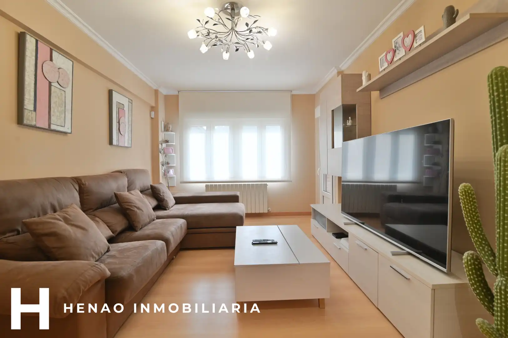 Sala d'estar de Pis en venda en Alonsotegi amb Calefacció, Terrassa i Moblat