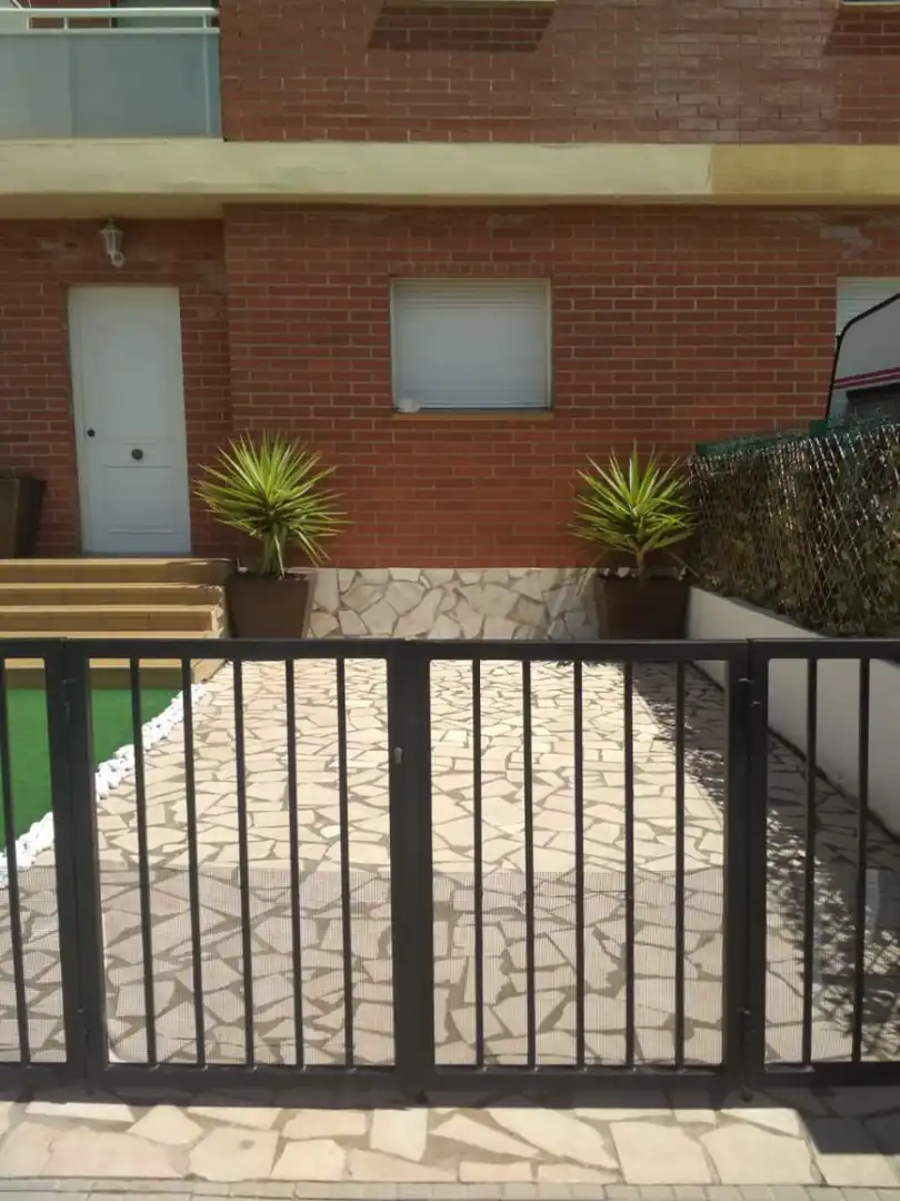 Terrasse von Einfamilien-Reihenhaus zum Verkauf in Mont-roig del Camp mit Klimaanlage, Heizung und Privatgarten