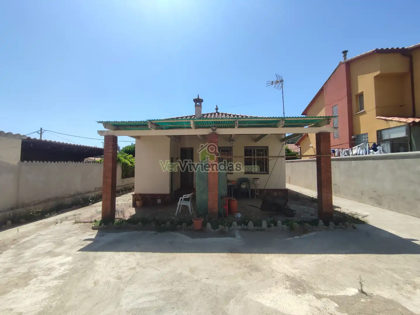 Vista exterior de Casa o xalet en venda en Sant Andreu de la Barca amb Calefacció, Jardí privat i Terrassa