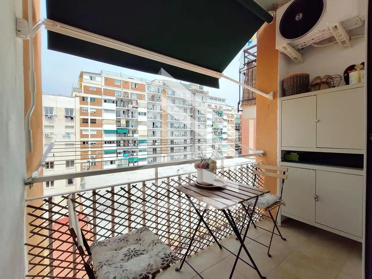 Terrasse von Wohnung zum Verkauf in Barcelona mit Heizung, Parkett und Möbliert