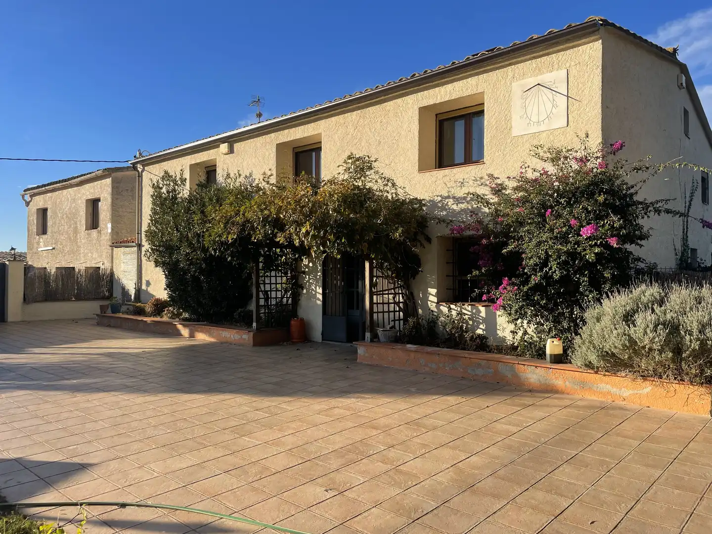 Vista exterior de Finca rústica en venta en Quart con Calefacción, Jardín privado y Parquet