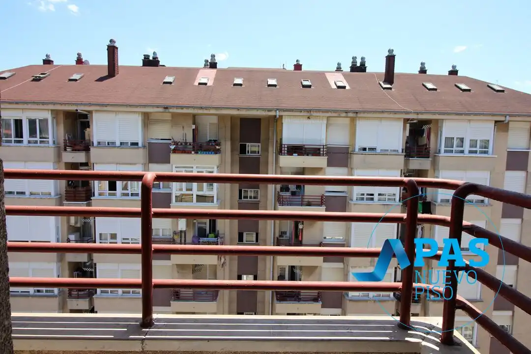 Terraza de Piso en venta en Camargo con Terraza, Trastero y Amueblado