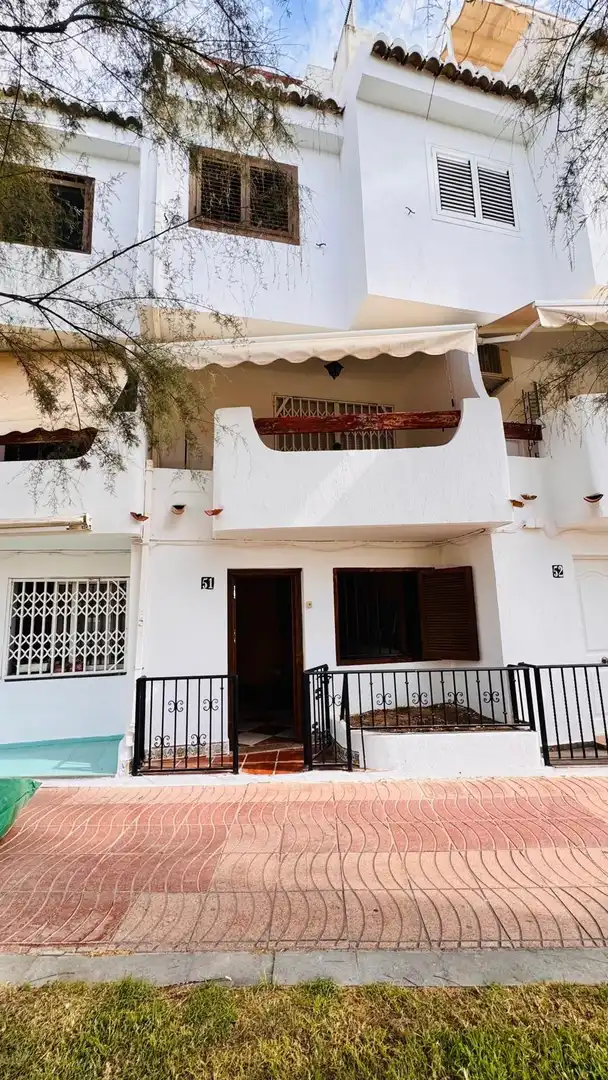 Bungalow con terraza en venta en Plaza Paris, imagen 4