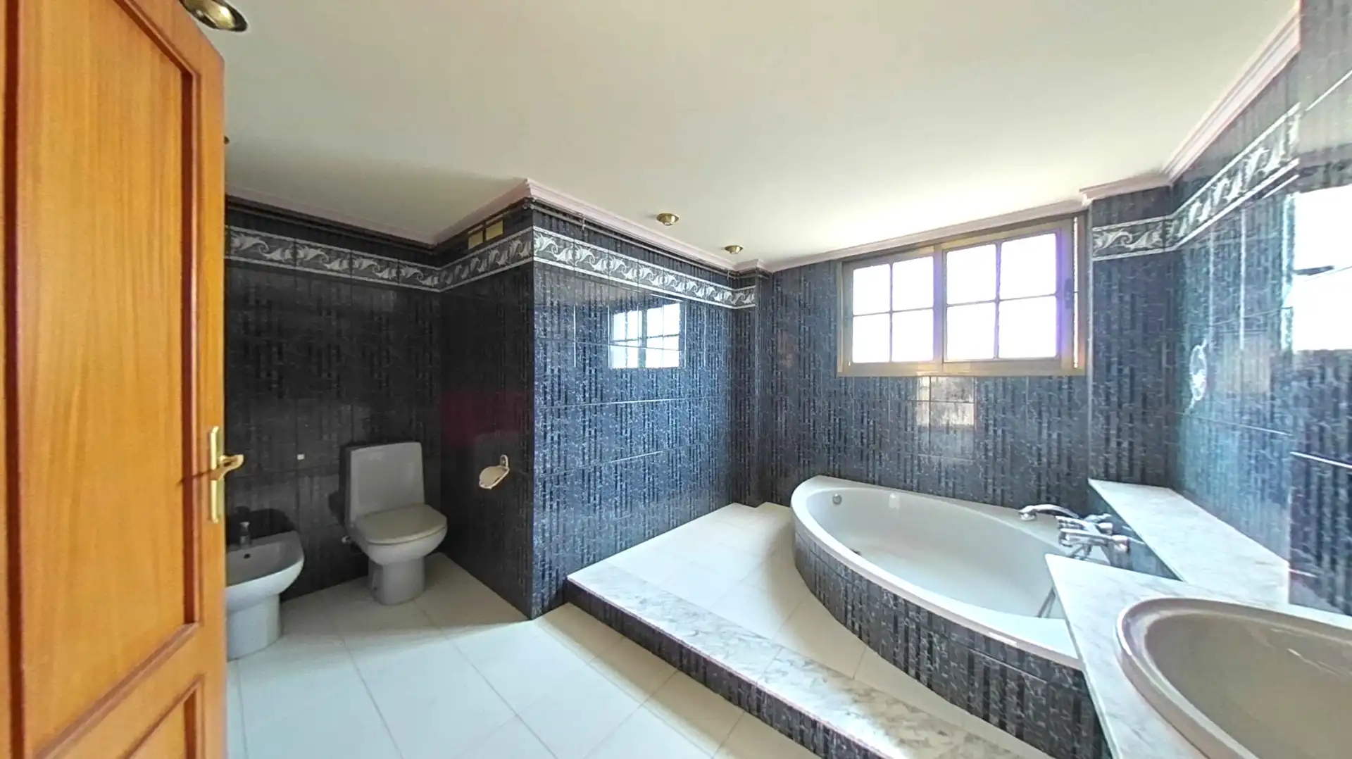 Bathroom of Buildings for sale in Tavernes de la Valldigna