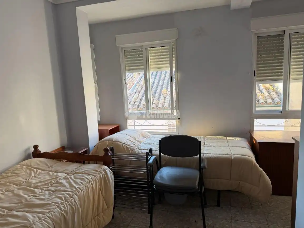 Habitación de Casa adosada en venta en Torredelcampo con Aire acondicionado, Terraza y Amueblado