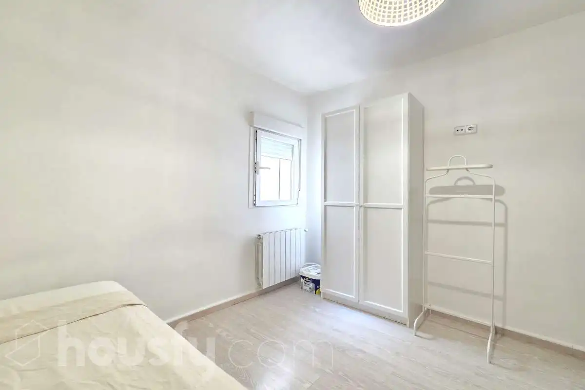 Schlafzimmer von Wohnung zur Miete in Madrid mit Klimaanlage, Heizung und Möbliert