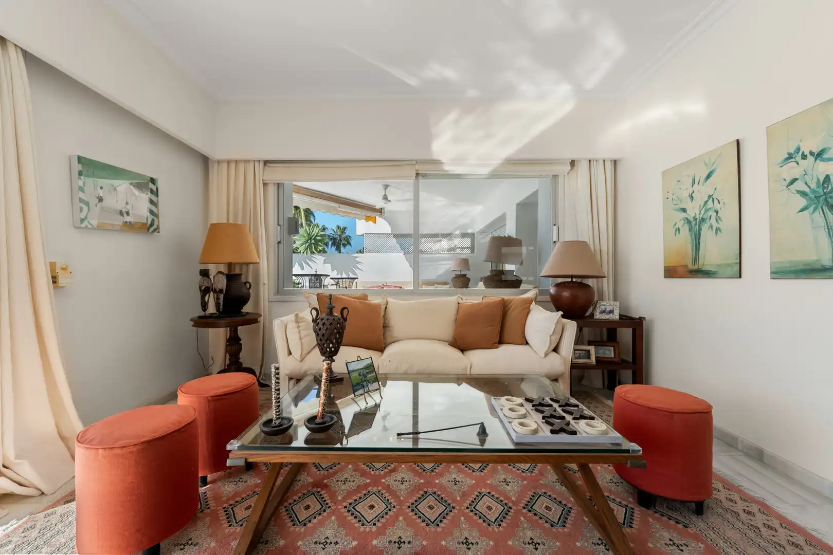 Sala d'estar de Apartament en venda en Marbella amb Calefacció, Terrassa i Piscina