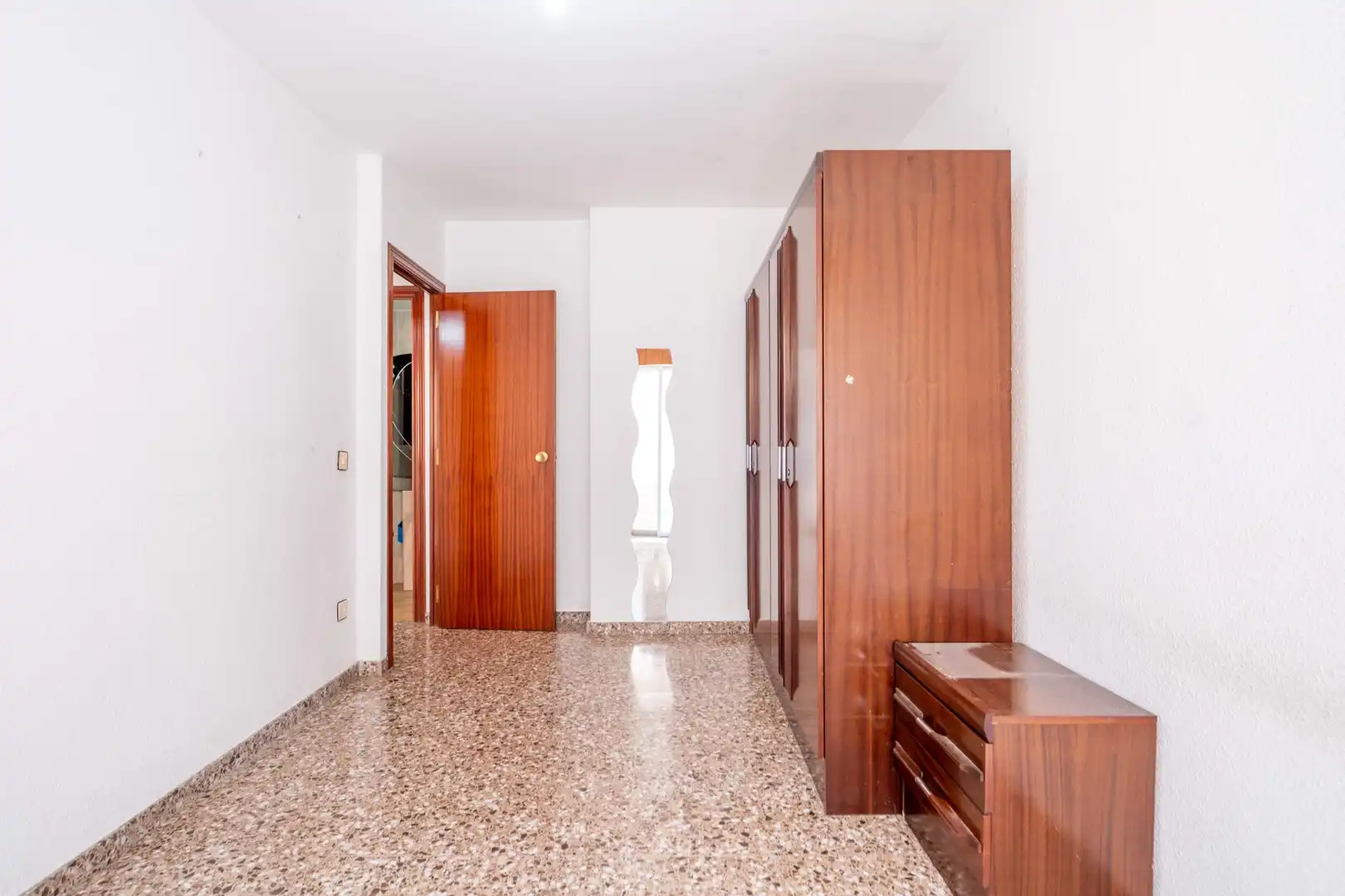Wohnung zum Verkauf in Zaragoza mit Klimaanlage, Heizung und Terrasse