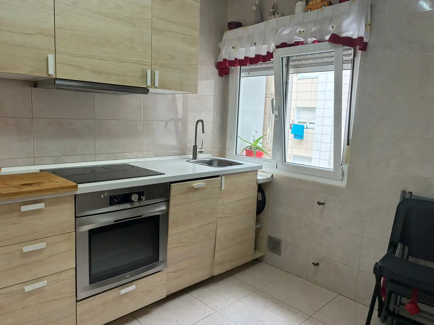 Cocina de Piso en venta en Gijón  con Calefacción, Parquet y Amueblado