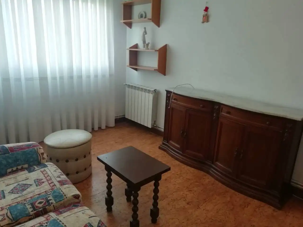 Sala d'estar de Pis en venda en  Logroño amb Calefacció, Terrassa i Moblat