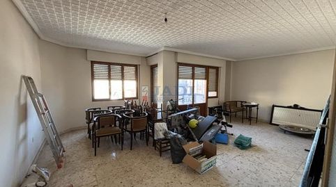 Foto 2 de Piso en venta en Valdepeñas, Ciudad Real