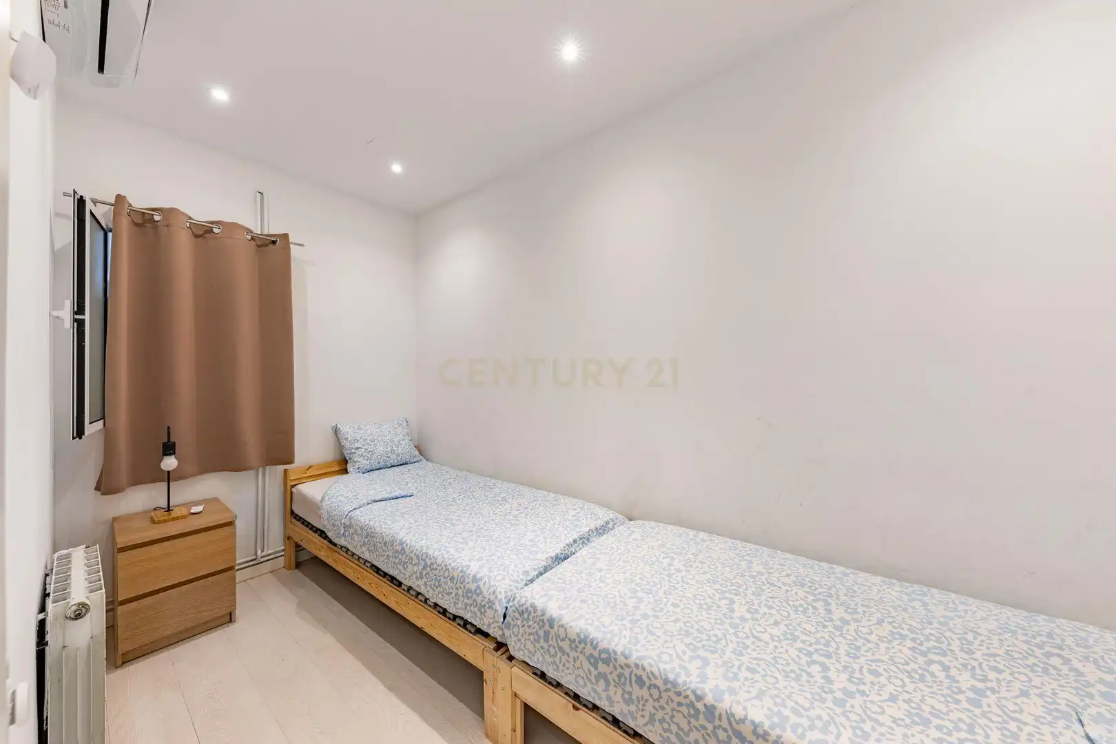 Bedroom of Flat for sale in Santa Coloma de Gramenet  with Air Conditioner, Oven and Washing machine