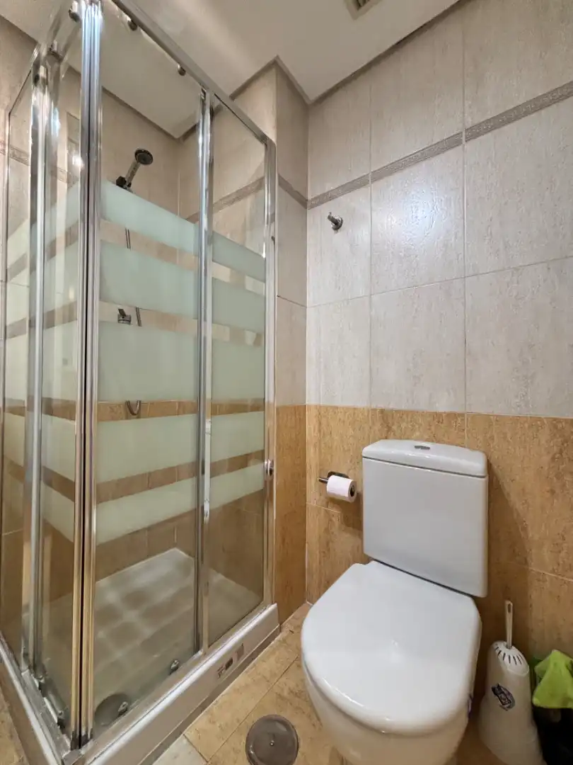 Badezimmer von Wohnung zum Verkauf in Majadahonda mit Klimaanlage, Heizung und Privatgarten