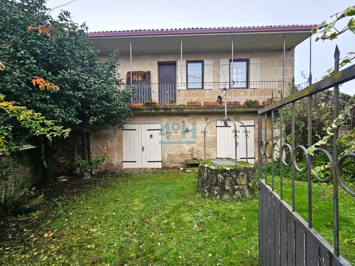 Vista exterior de Casa o xalet en venda en Amoeiro amb Calefacció, Jardí privat i Terrassa