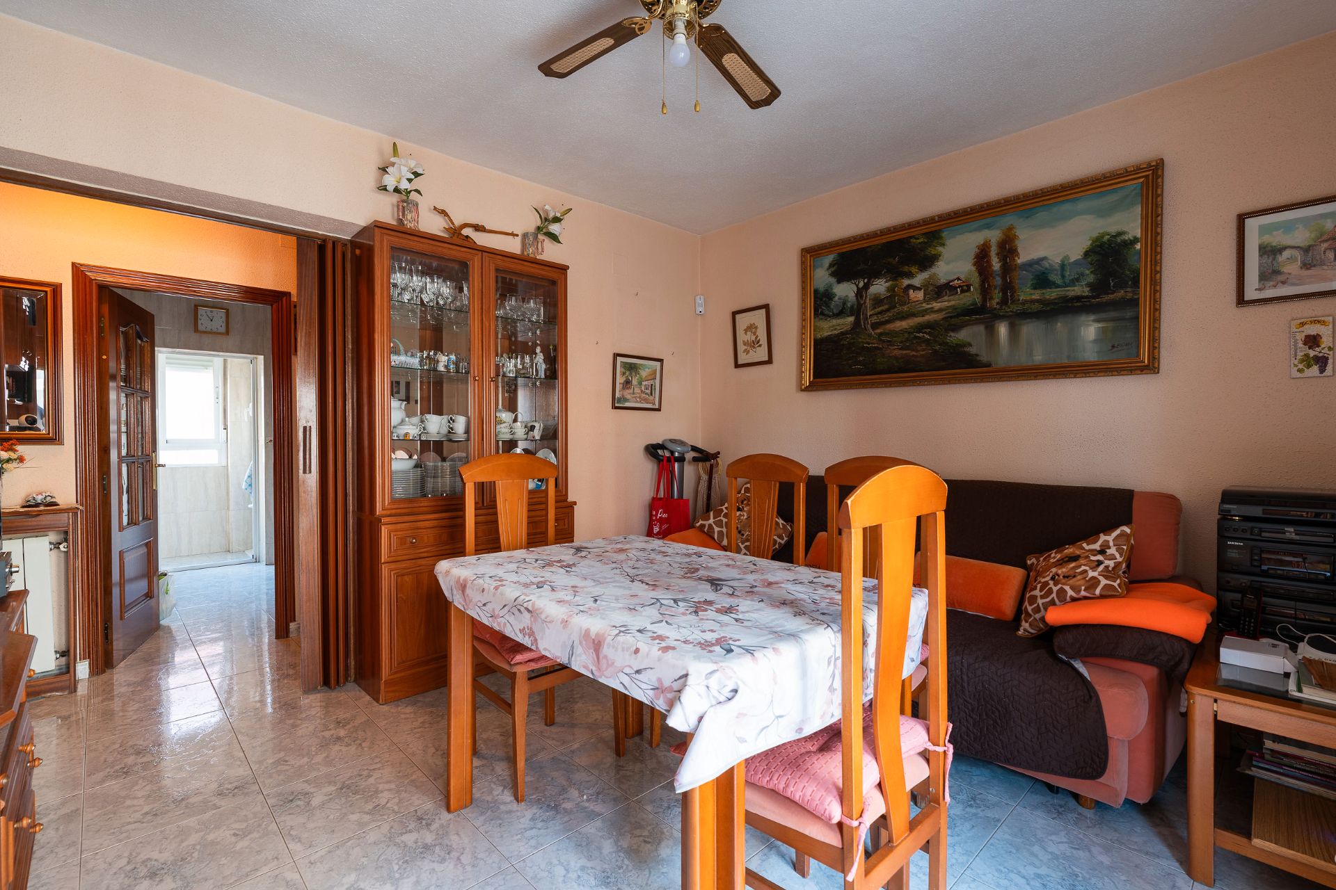 Comedor de Piso en venta en  Madrid Capital con Calefacción, Terraza y Amueblado