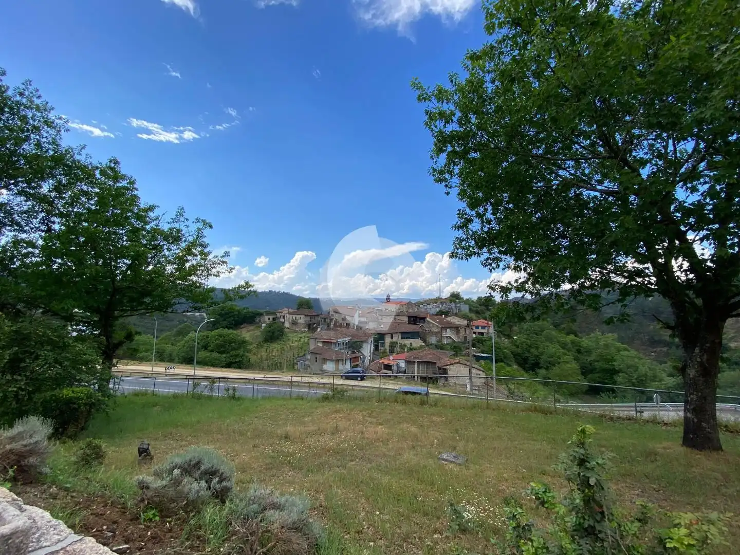 Casa o xalet en venda en San Cibrao das Viñas amb Calefacció, Jardí privat i Parquet