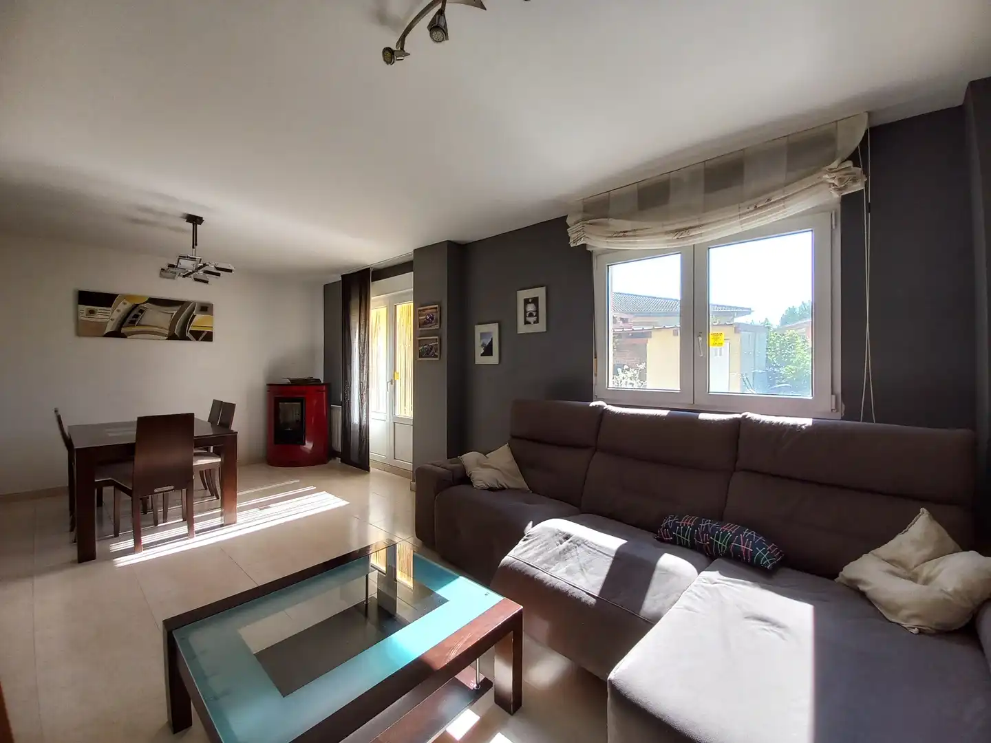 Sala de estar de Casa adosada en venta en Cayuela con Calefacción, Jardín privado y Terraza