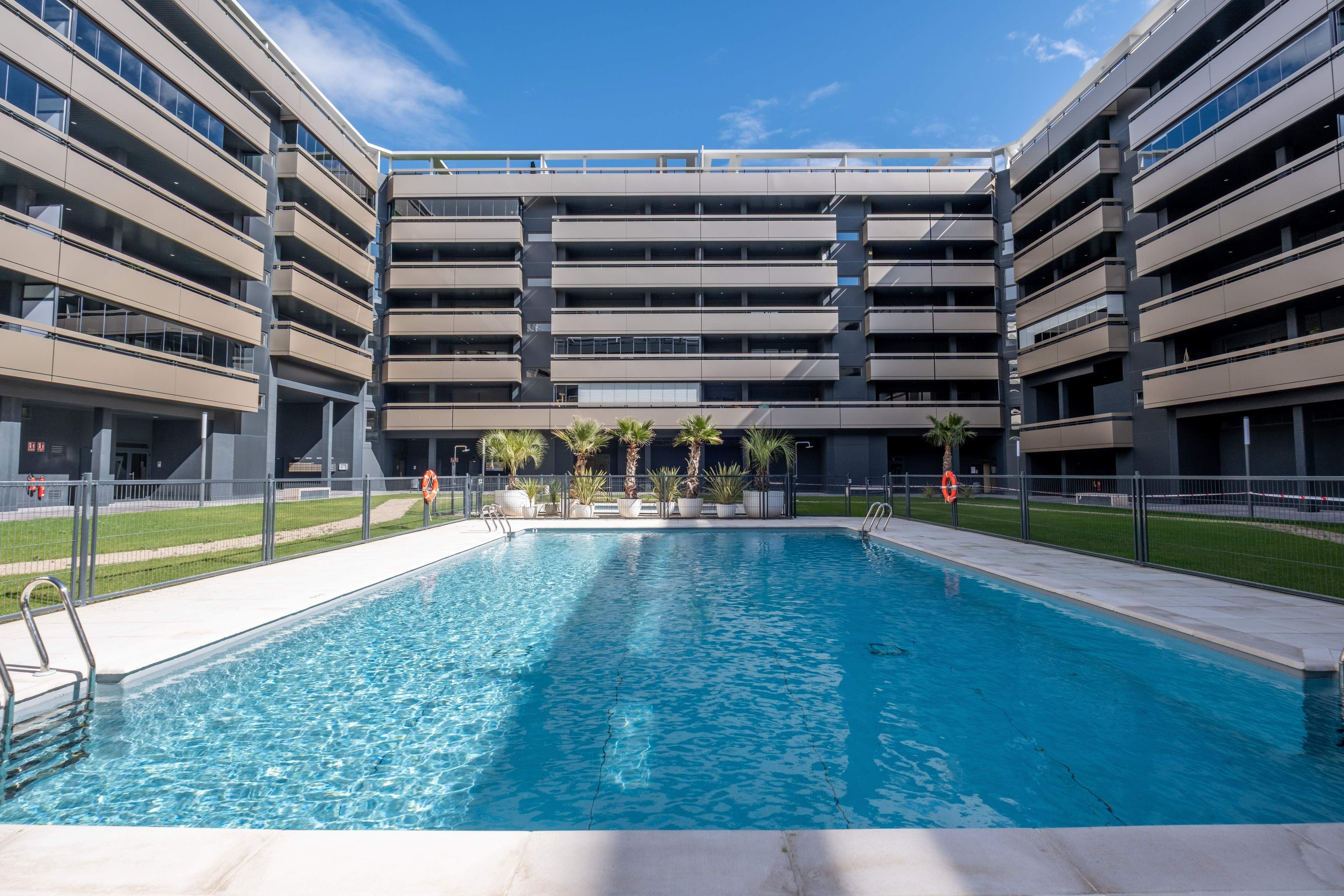 Swimming pool of Attic for sale in  Zaragoza Capital  with Air Conditioner, Heating and Terrace