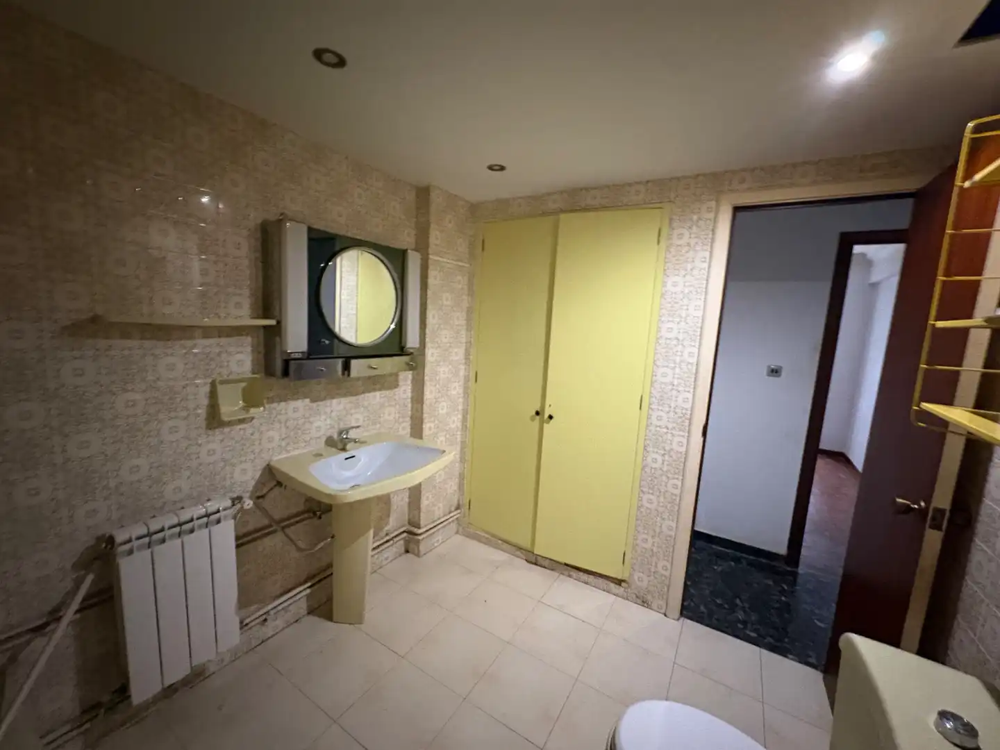 Bathroom of Flat for sale in Ferrol  with Heating and Balcony
