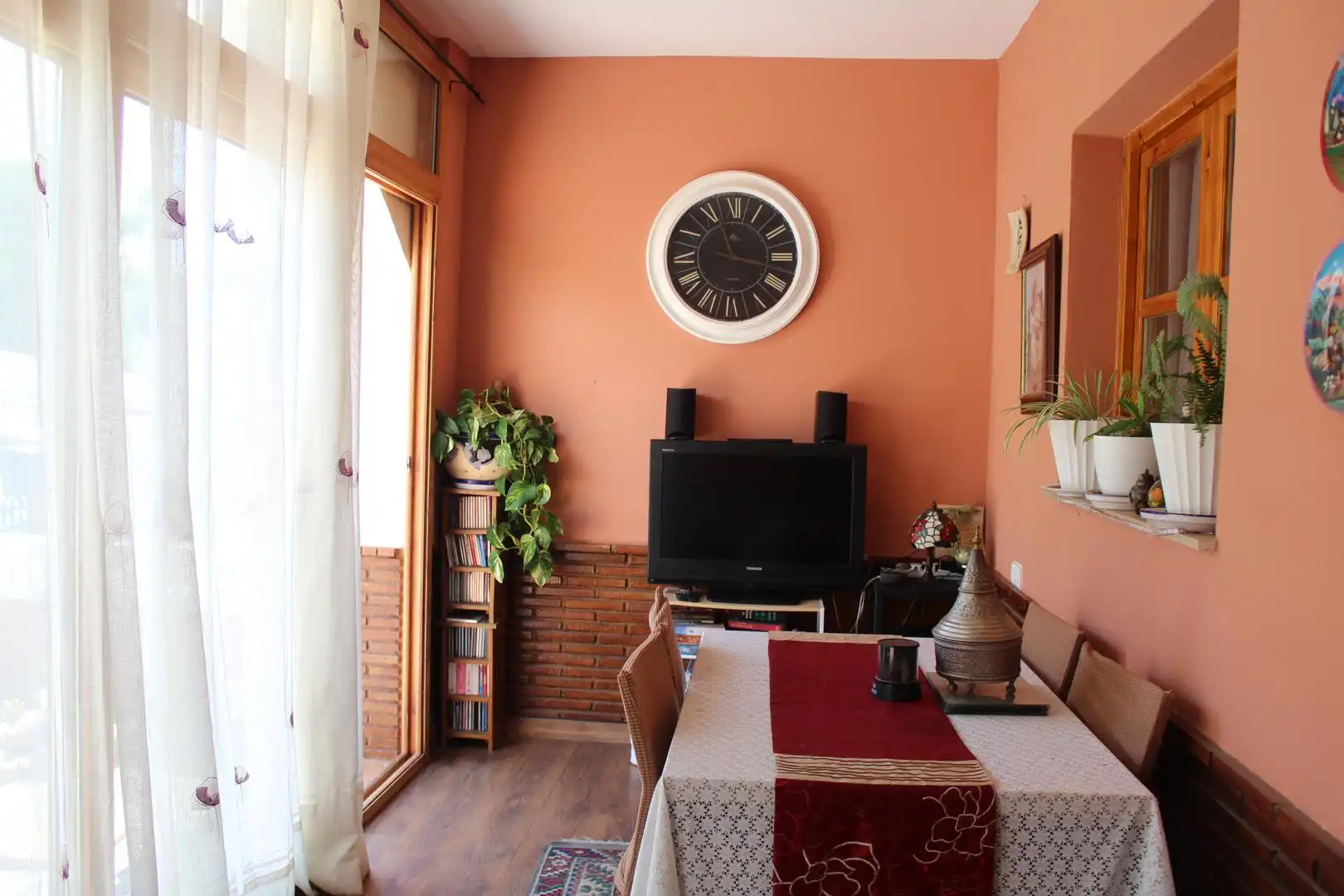 Sala de estar de Casa adosada en venta en Enix con Aire acondicionado, Calefacción y Jardín privado