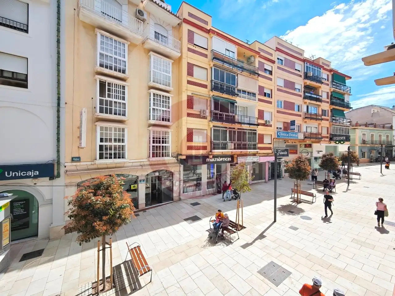 Vista exterior de Pis en venda en Vélez-Málaga amb Terrassa i Moblat
