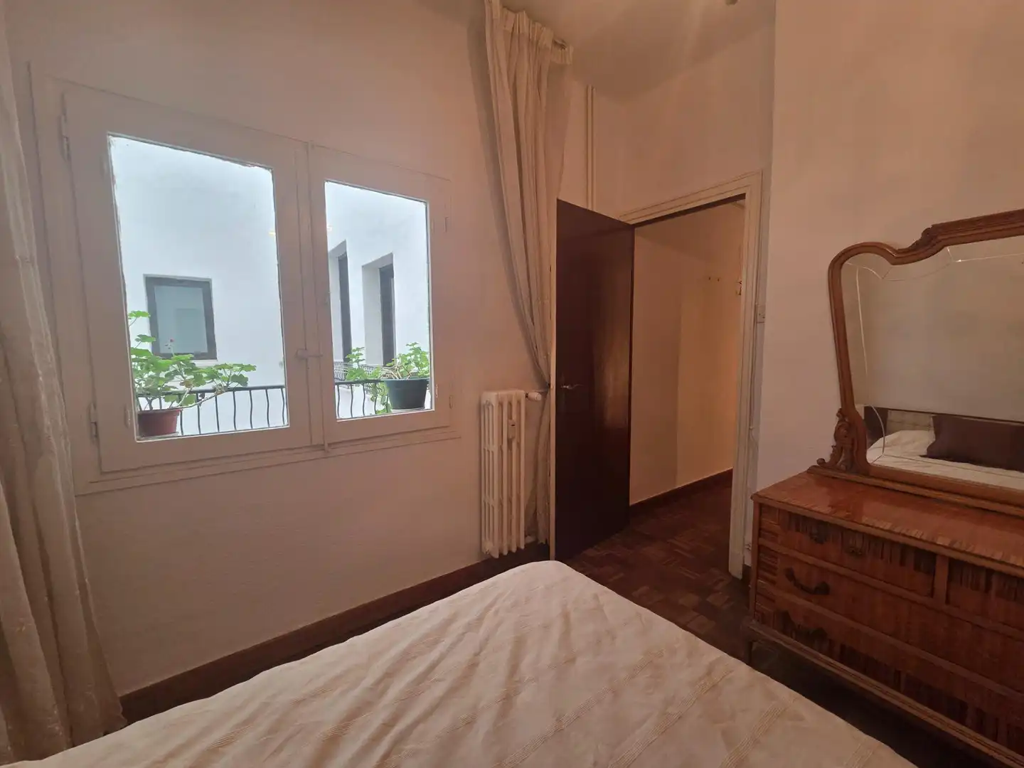 Schlafzimmer von Wohnung zum Verkauf in  Pamplona / Iruña mit Heizung