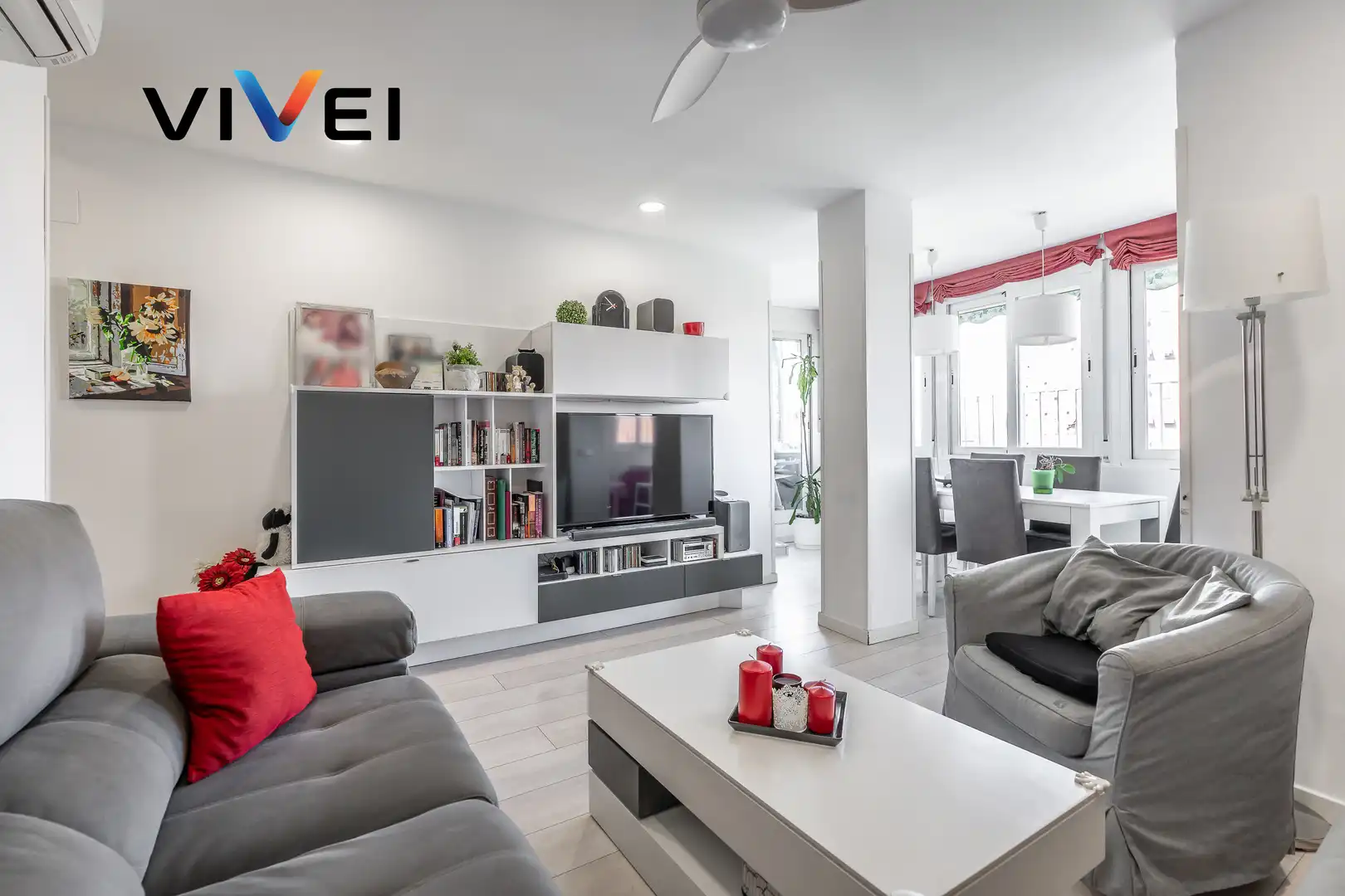 Wohnzimmer von Dachboden zum Verkauf in Madrid mit Heizung, Terrasse und Balkon