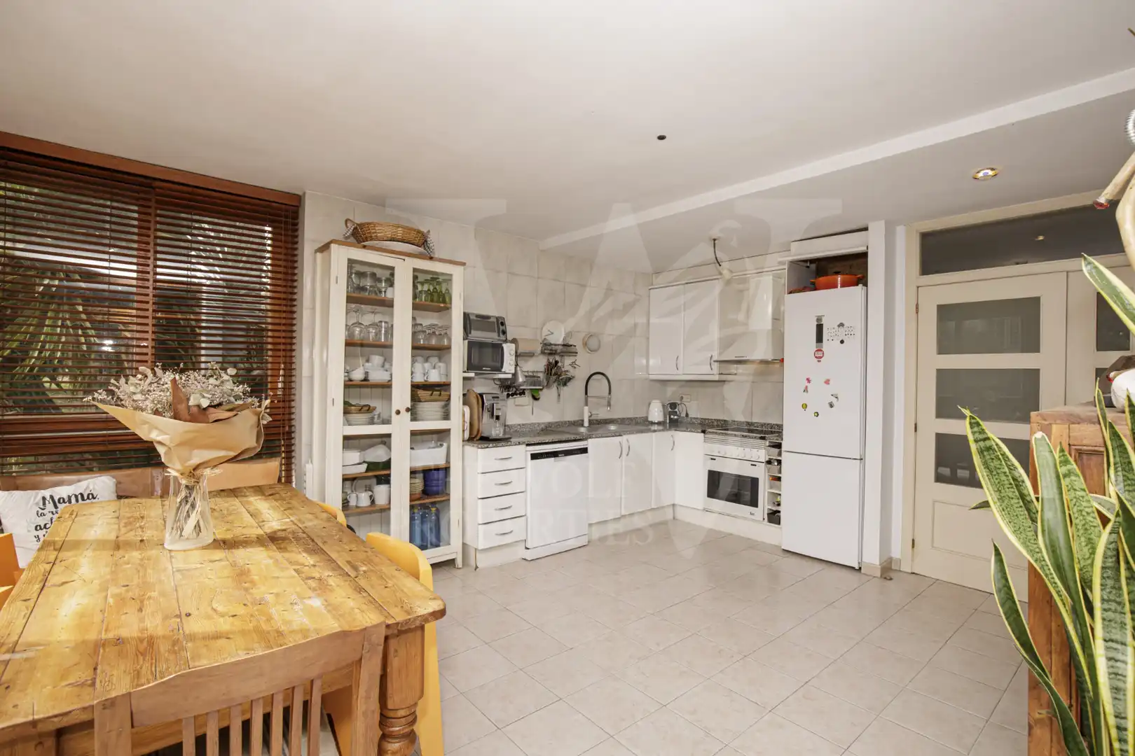 Cocina de Casa adosada en venta en Alella con Aire acondicionado, Calefacción y Jardín privado