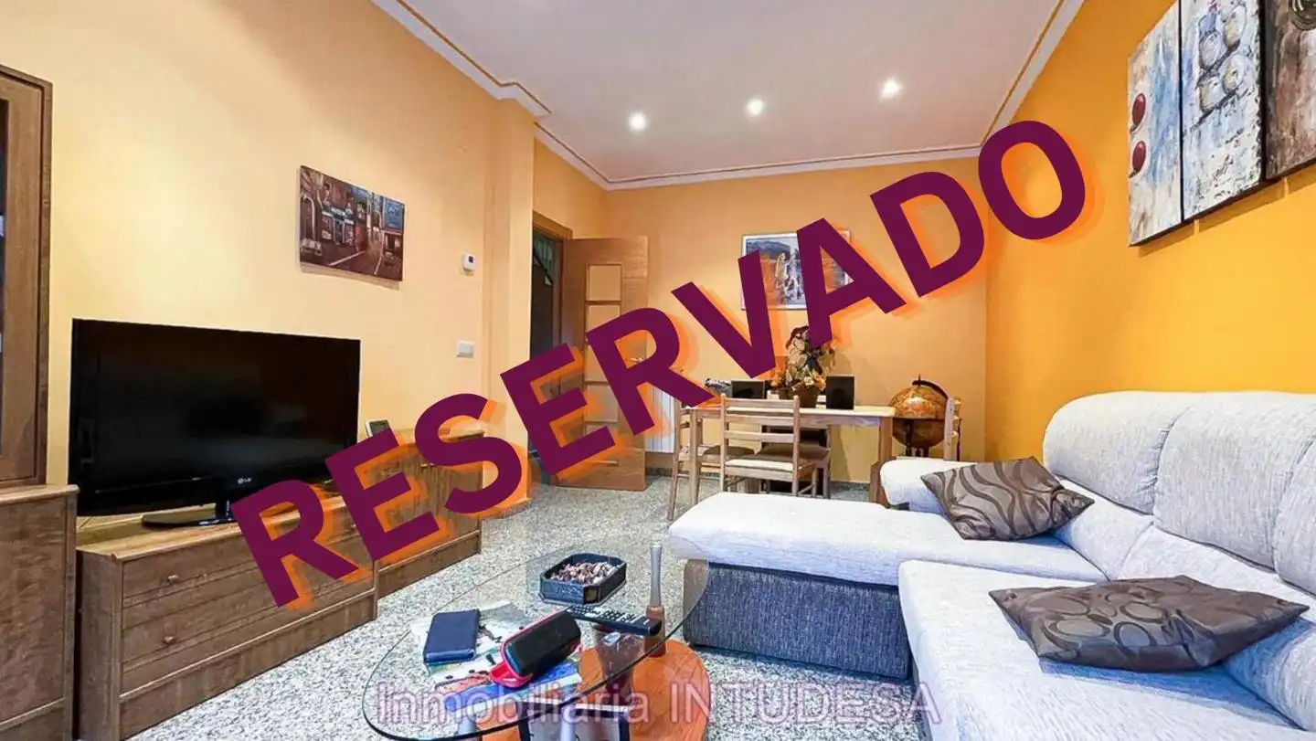 Vista exterior de Casa o xalet en venda en Fustiñana amb Calefacció, Jardí privat i Terrassa