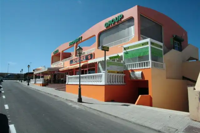 Büro zur Miete in Antigua mit Klimaanlage, Terrasse und Möbliert