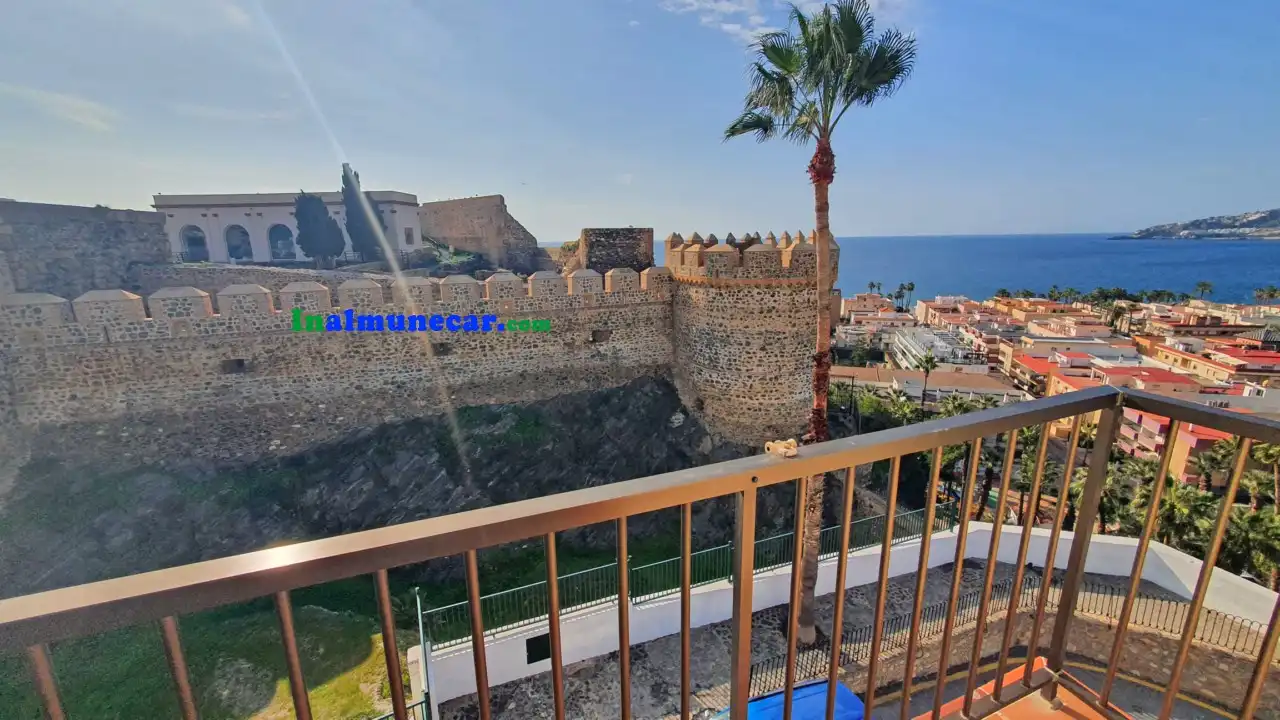 Vista exterior de Casa o chalet en venta en Almuñécar con Terraza