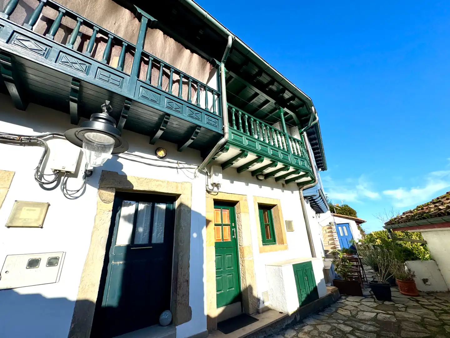 Vista exterior de Casa adosada en venta en Villaviciosa con Calefacción, Parquet y Amueblado