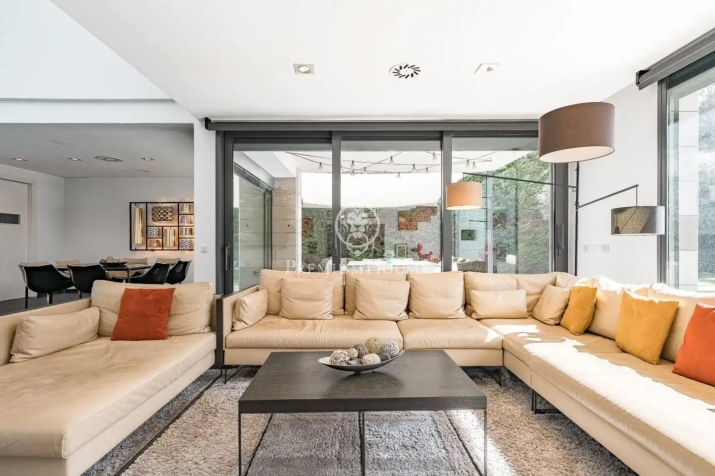 Living room of Houses for sale in Sant Cugat del Vallès  with Air Conditioner, Heating and Private garden