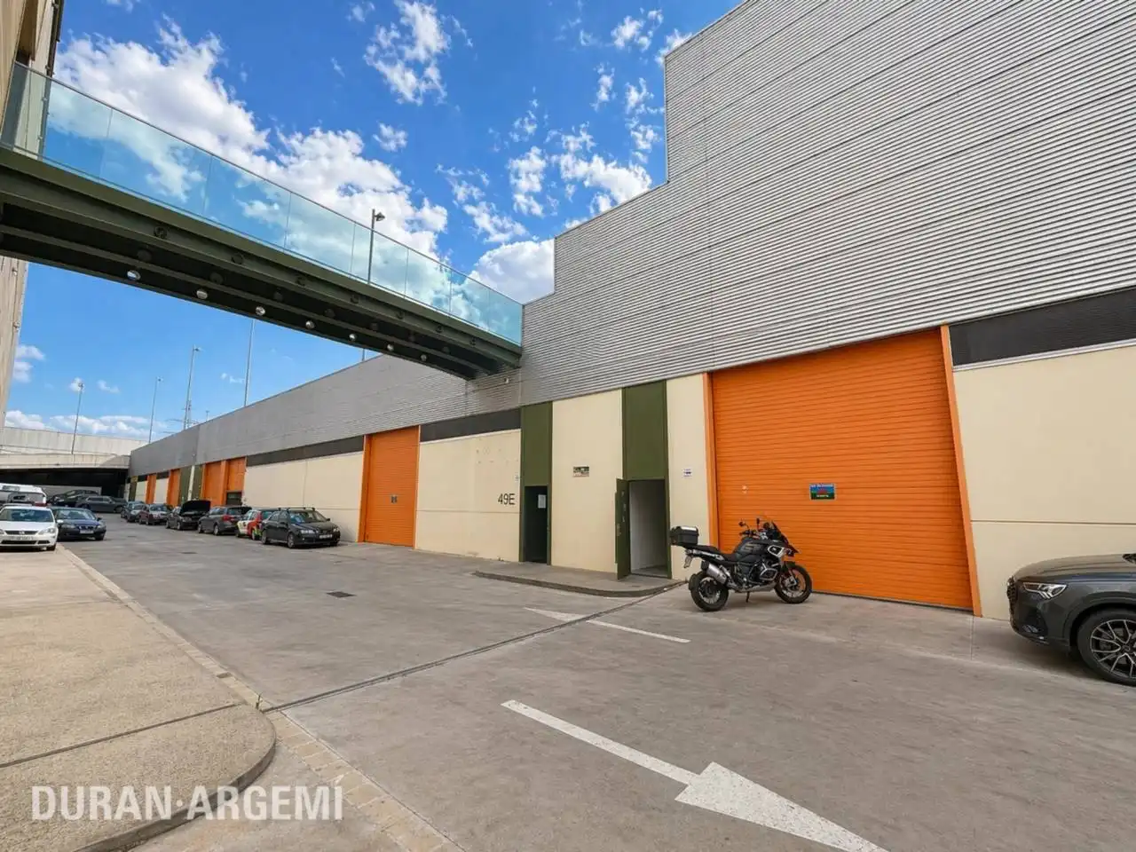 Vista exterior de Nave industrial de alquiler en Terrassa